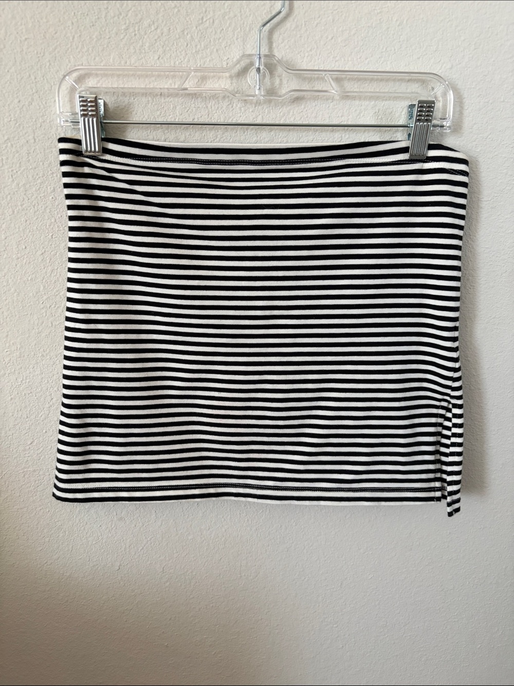 AE Black & White Striped Tube top